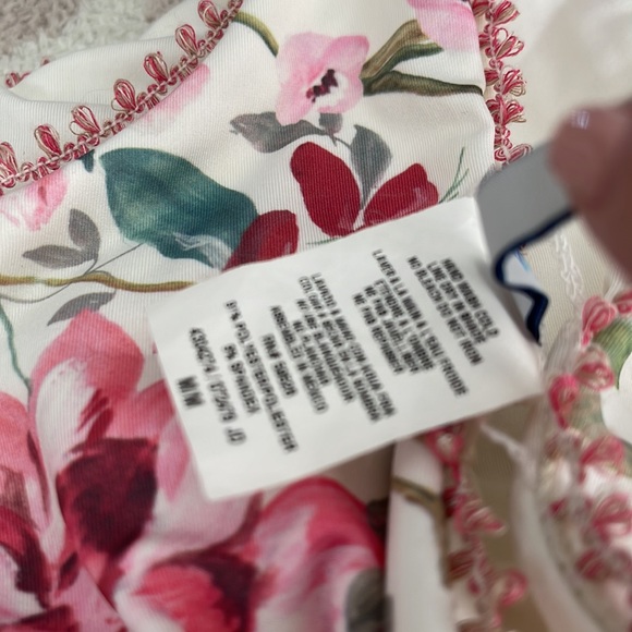 White and pink bikini good used condition. Size Med - Picture 4 of 5